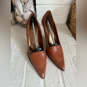 BCBG Vintage Whiskey colored pumps size 10